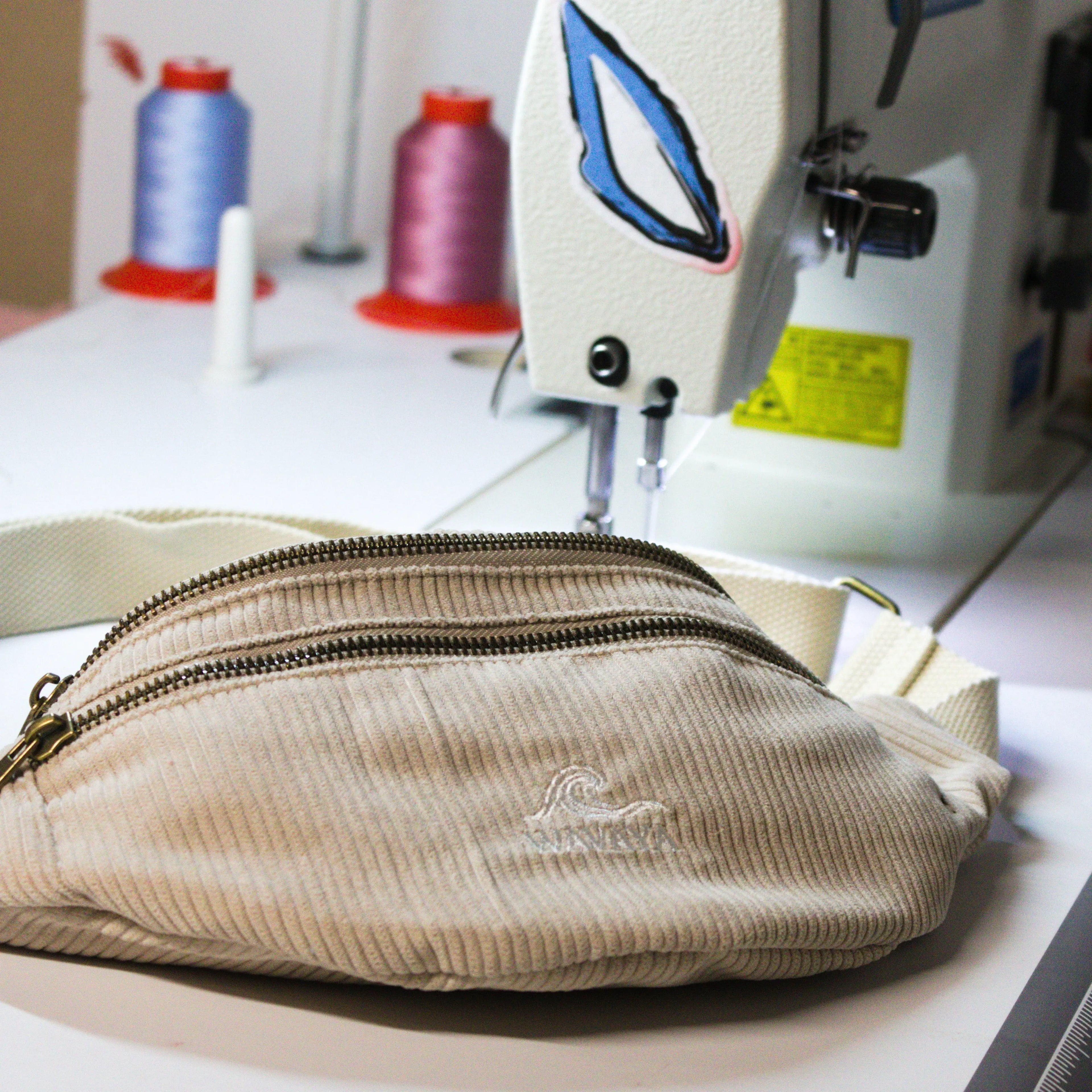 Pourquoi Wavaya produit ses sacs banane en séries limitées Mycobloom