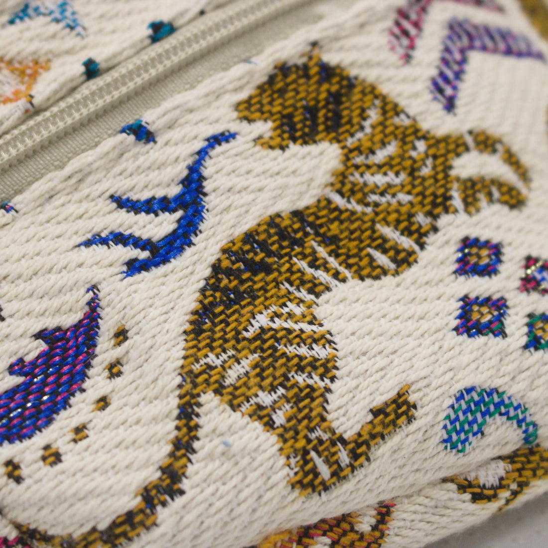 Du fil au sac : comment naît une banane en jacquard tissu français Mycobloom