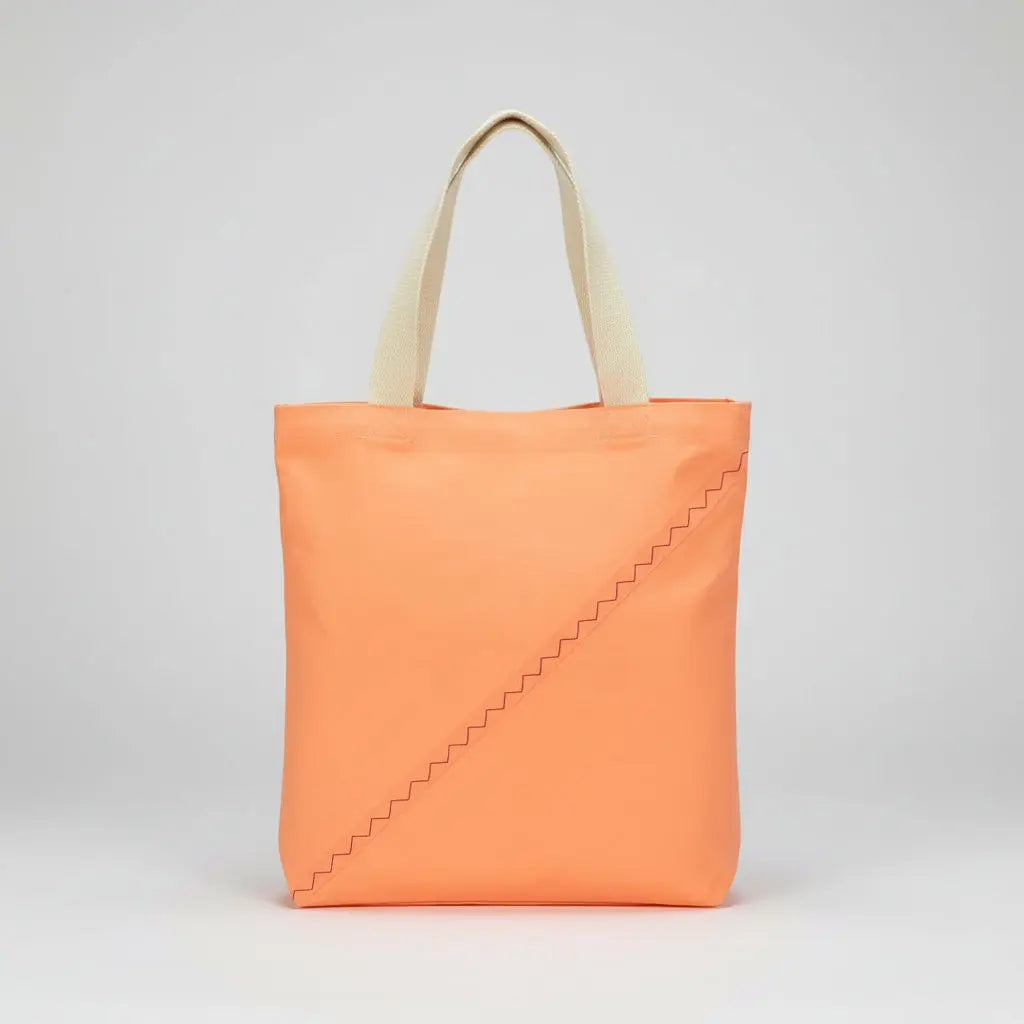 Tote bag en voile de bateau recyclée - création textile durable - Mycobloom