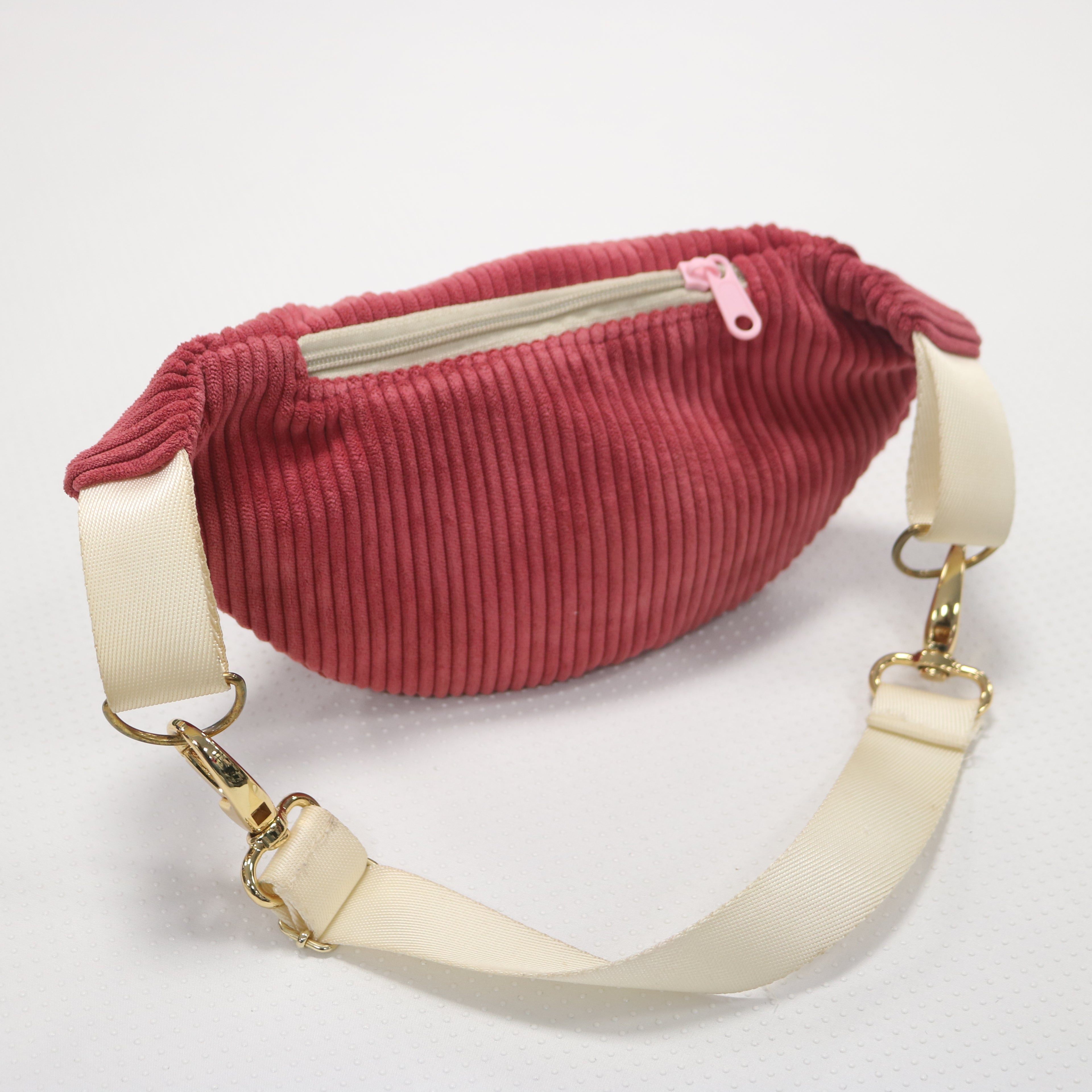 Sac banane velours Essential – Framboise (Defqon.1 Edition)