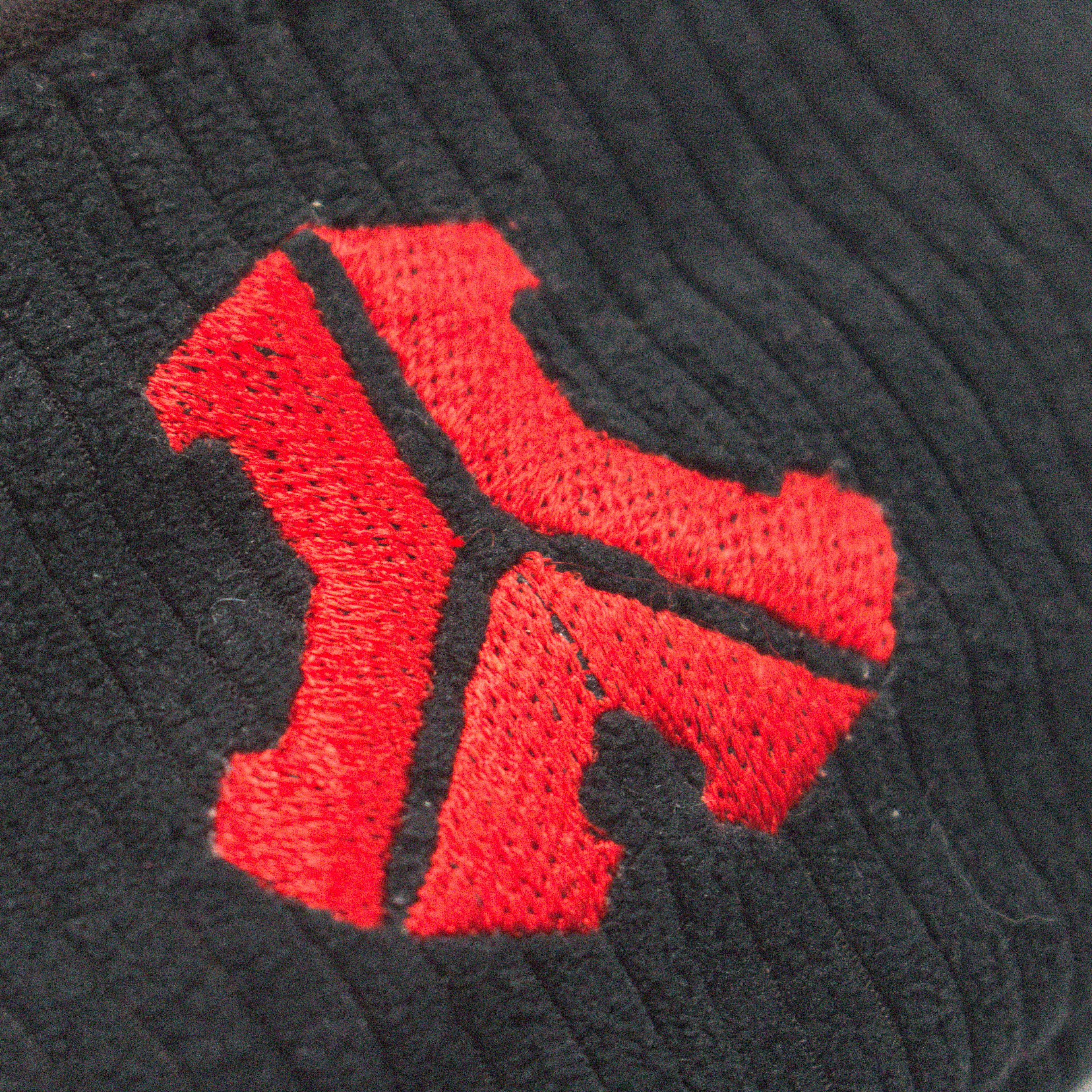 Sac banane velours Essential – Noir (Defqon.1 Edition)