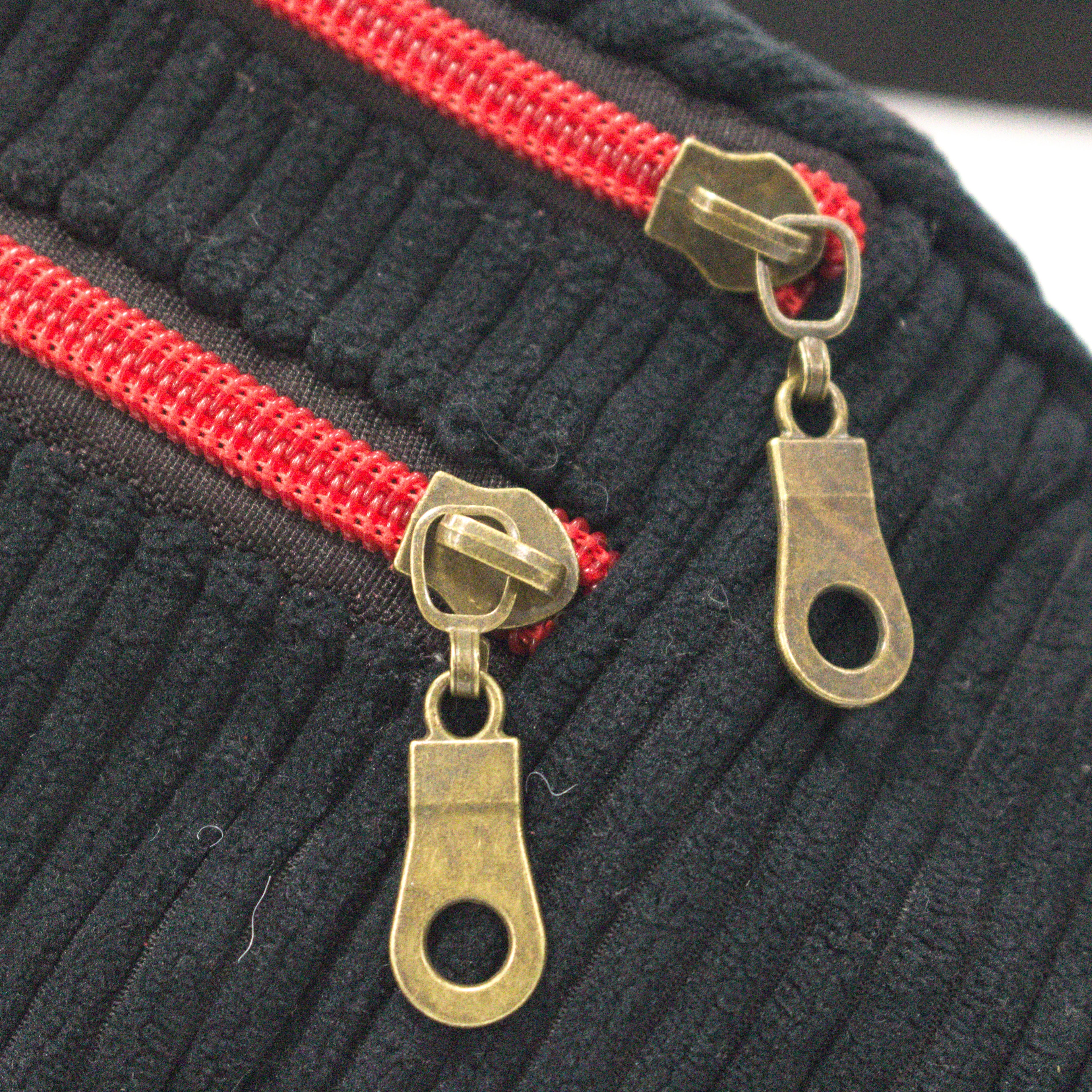 Sac banane velours Essential – Noir (Defqon.1 Edition)