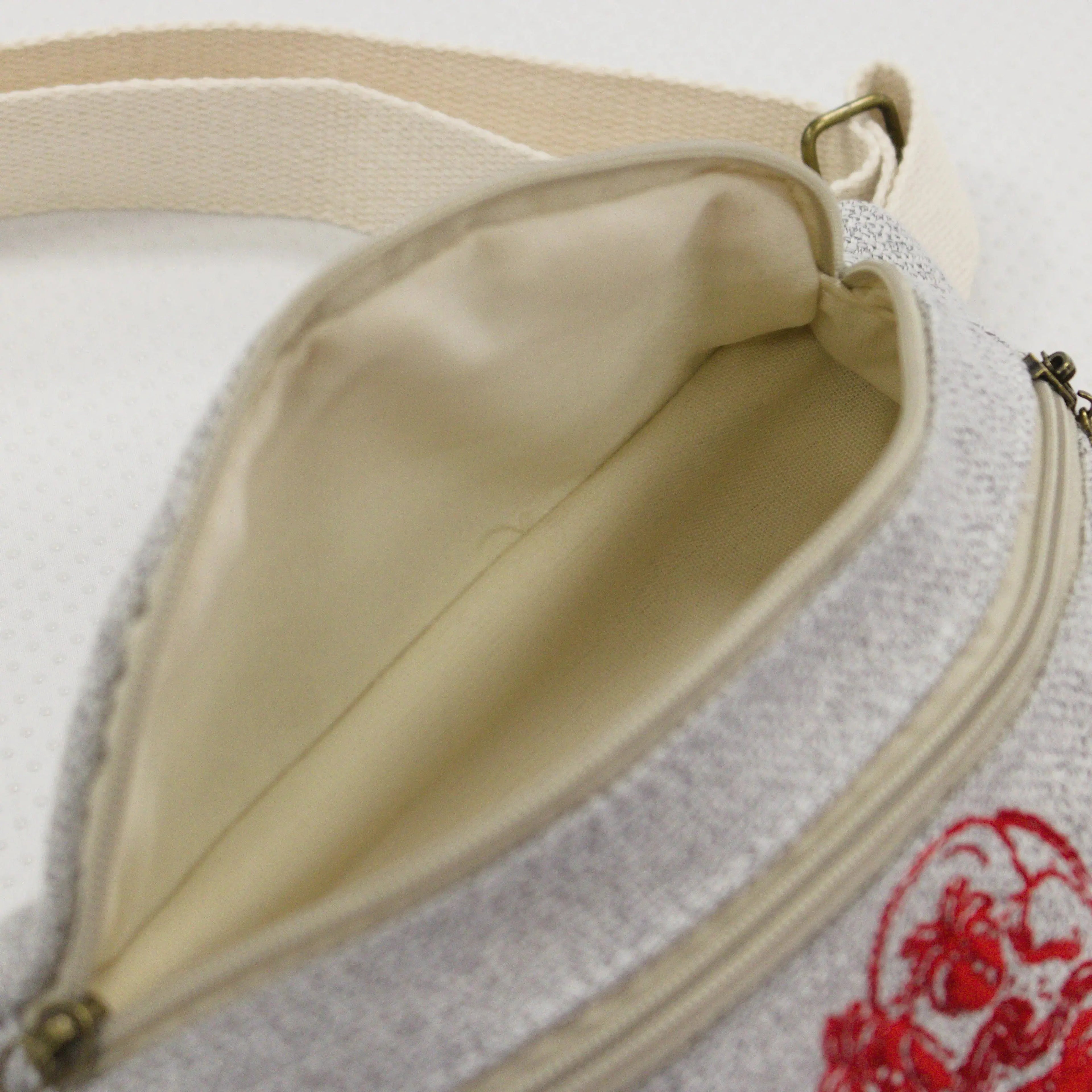 Sac Banane Gris Essential - création textile durable - Mycobloom