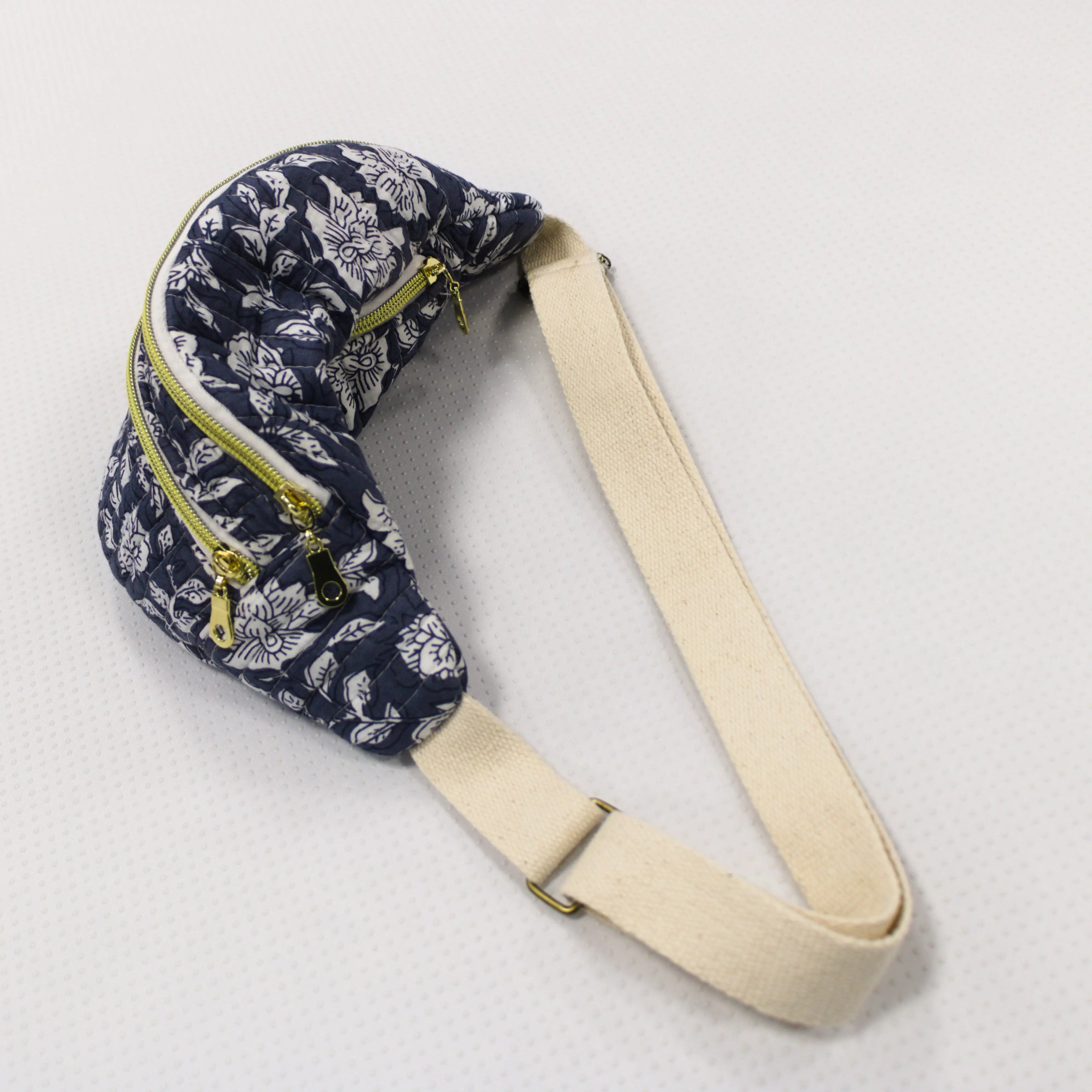 Sac banane tissu matelassé Essential - création textile durable - Mycobloom